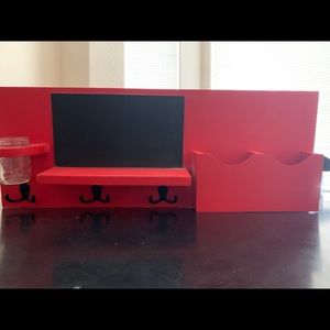 Mail organizer. Coat/key hanger